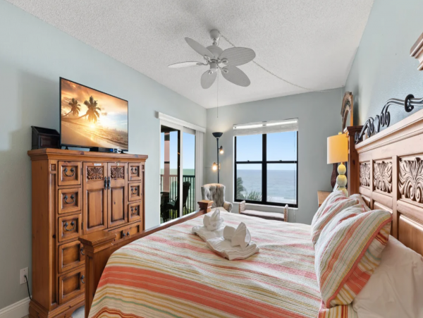 Updated 4th floor corner unit right on the Gulf